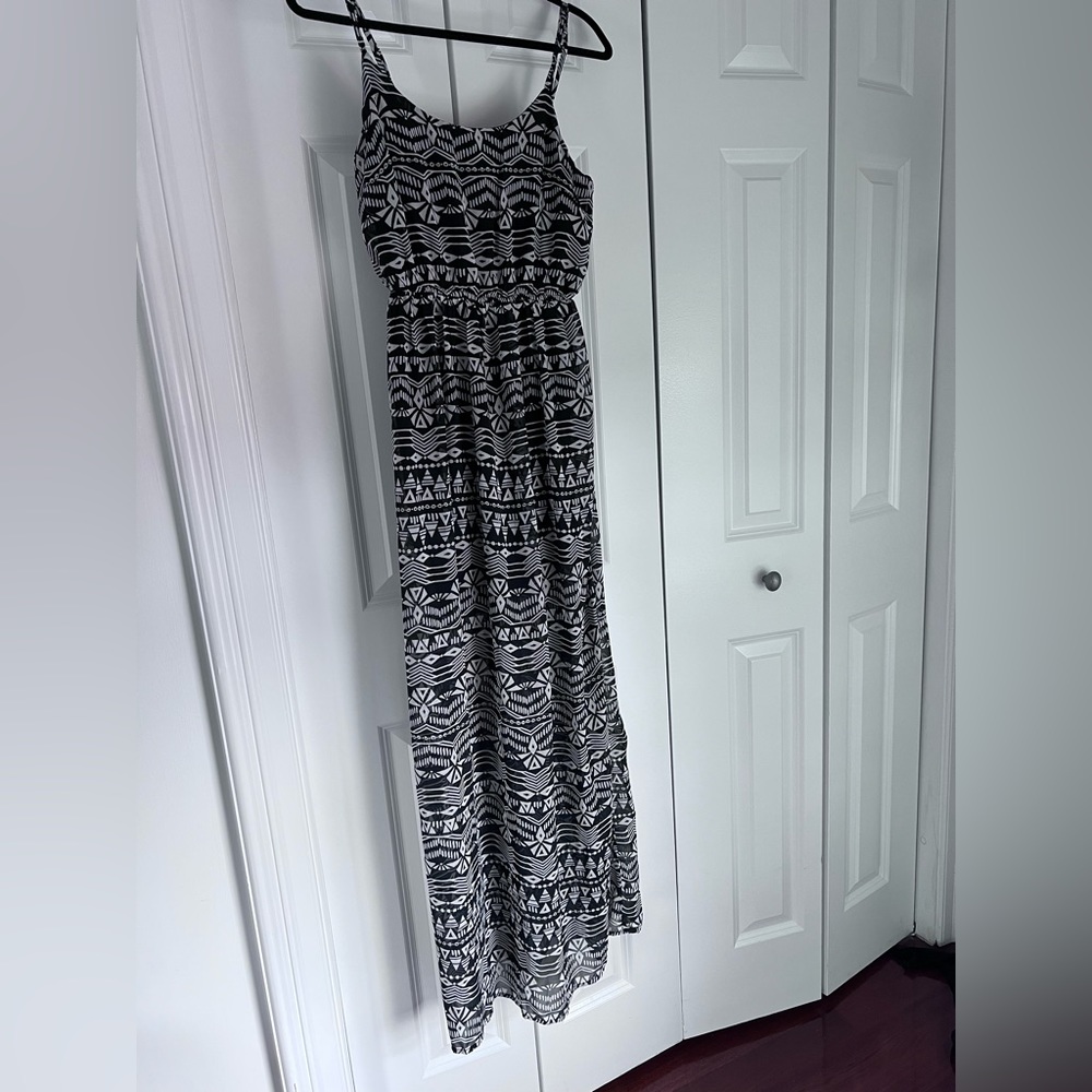 Flowy black and white chiffon maxi dress - size small